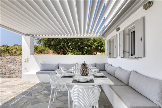 Villa Dioni Paros. A luxury Villa in Paros Greece