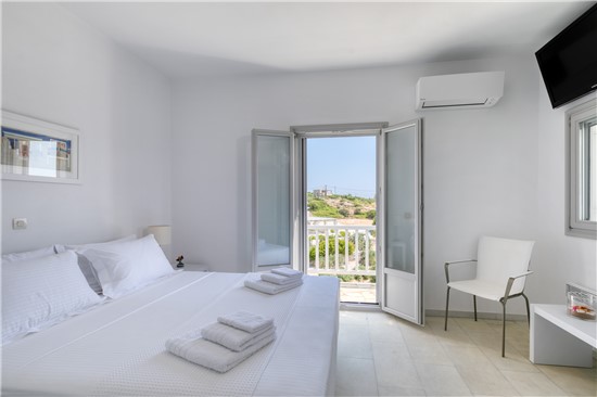 Villa Dioni Paros. A luxury Villa in Paros Greece