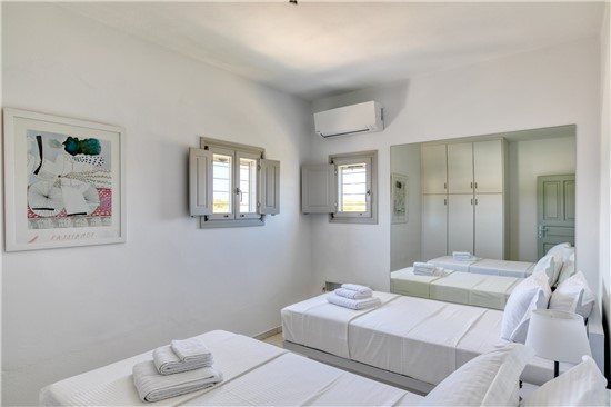 Villa Dioni Paros. A luxury Villa in Paros Greece