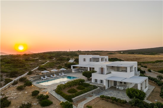 Villa Dioni Paros. A luxury Villa in Paros Greece