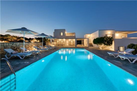 Villa Dioni Paros. A luxury Villa in Paros Greece